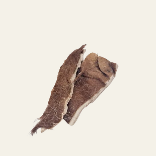 Gefriergetrocknete Rinderkopfhaut mit Fell – natürlicher Kauspaß für Hunde